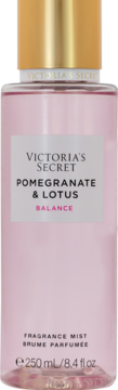 Victoria's Secret Pomegranate & Lotus Fragrance Mist w różowej butelce ze złotą zakrętką, widok z przodu.