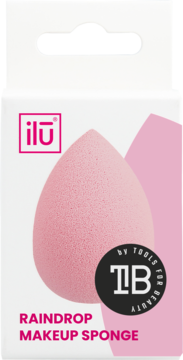 Różowa gąbka Ilū Raindrop Makeup Sponge w białym kartoniku z różowymi detalami, widok z przodu.