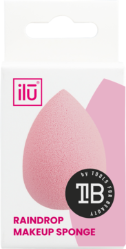 Różowa gąbka Ilū Raindrop Makeup Sponge w białym kartoniku z różowymi detalami, widok z przodu.
