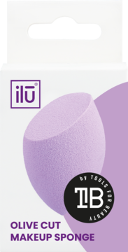 Ilū Olive Cut Makeup Sponge, jasnofioletowa, w białym kartonowym opakowaniu z logo marki, widok z przodu.