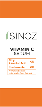 Sinoz Vitamin C Serum w białym opakowaniu z pomarańczowym tłem, widok z przodu, z 4% wit. C i 2% niacynamidu.