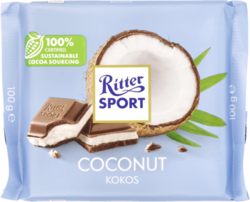Ritter Sport Coconut: mleczna czekolada z kremowym nadzieniem kokosowym na jasnoniebieskim opakowaniu, widok z przodu.