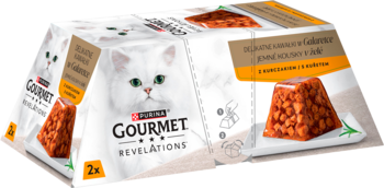 Białe opakowanie Purina Gourmet Revelations mokrej karmy dla kota z kurczakiem w galaretce. Widok dwóch pudełek z kotem i piramidalnymi porcjami.