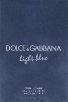Ciemnoszare, matowe pudełko perfum Dolce & Gabbana Light Blue Pour Homme Eau de Toilette, widok z przodu.