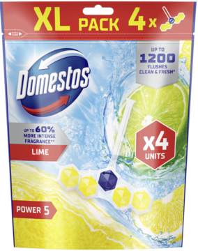 Domestos Power 5 Lime XL pack, 4 szt. kostek WC w przezroczystej torebce, widok z przodu z limonkami i wodą.