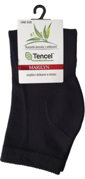 Czarne damskie skarpetki Tencel Marilyn, miękkie i delikatne, rozmiar uniwersalny, z białą metką, widok z przodu.