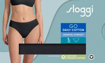 Czarne majtki sloggi Go Daily Cotton Tai, na modelce, z miękkiej bawełny organicznej GOTS, widok z przodu.