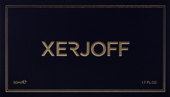 Ciemne, minimalistyczne opakowanie wody perfumowanej unisex Xerjoff Fatal Charme, ze złotym logo XERJOFF i pojemnością 50ml.