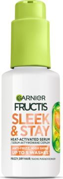 Garnier Fructis Sleek & Stay Heat-Activated Serum w białej butelce z zieloną pompką, widok z przodu, dla suchych włosów.