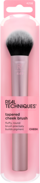 Real Techniques tapered cheek brush z różowo-złotą rączką, czarnym, puszystym włosiem w różowym blistrze.