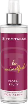 Mgiełka do ciała Tom Tailor Be Mindful Floral Fruity w przezroczystej butelce z malinową etykietą, widok z przodu.