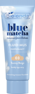 Bielenda Blue Matcha Mousse Foundation 03 Sunny Beige, nawilżający, jasnoniebieska tubka z chmurami, widok z przodu.