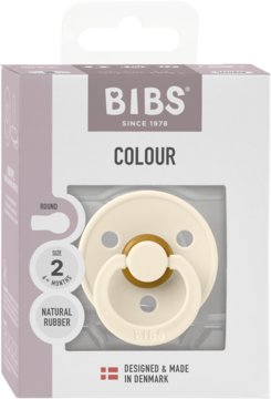 Smoczek Bibs Colour, rozmiar 2, beżowy, z naturalnego kauczuku w białym opakowaniu, widok z przodu.