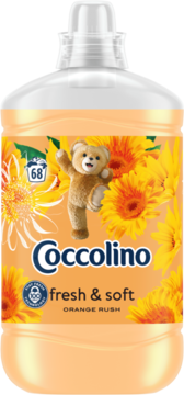 Płyn do płukania Coccolino Fresh & Soft Orange Rush, pomarańczowa butelka z misiem i kwiatami, widok z przodu.