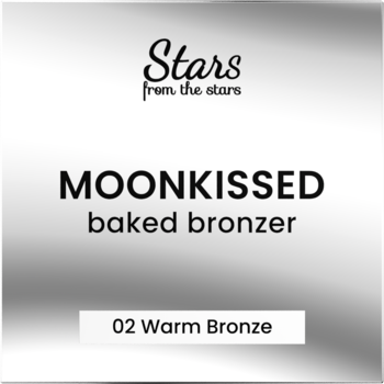 Srebrne opakowanie wypiekanego bronzera Stars from The Stars Moonkissed Warm Bronze, widok z przodu.