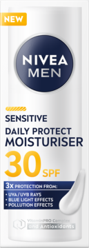 Biała butelka NIVEA MEN Sensitive Daily Protect Moisturiser SPF30, widok z przodu, z napisem NEW i ochroną 3x.