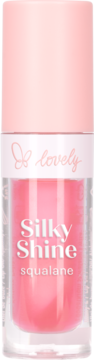 Lovely Silky Shine różowy olejek do ust ze skwalanem w przezroczystej butelce z jasnoróżową nakrętką.