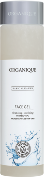 Organique Basic Cleaner Face Gel, przezroczysta butelka z srebrną nakrętką. Widoczny napis: Proteol™APL, cleansing.