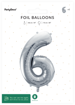 Zapakowany, srebrny balon foliowy w kształcie cyfry 6 z metalizowanym połyskiem, widok z przodu, na białym tle.