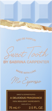 Opakowanie perfum Sabrina Carpenter Sweet Tooth Me Espresso, jasnoniebieskie z czekoladowym motywem i złotą folią.