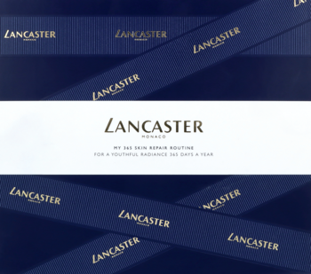 Elegancki zestaw prezentowy Lancaster My 365 Skin Repair Routine do twarzy, granatowe opakowanie z białym tekstem.
