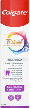 Colgate Total Aktywne Zapobieganie pasta, białe opakowanie z czerwonym logo i fioletowym pasem Gum Care & Sensitivity.