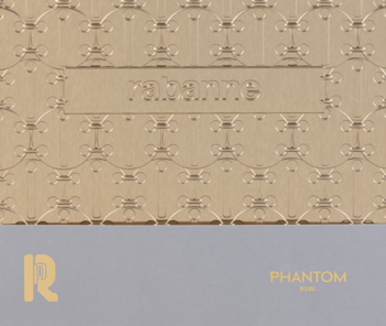 Opakowanie Paco Rabanne Phantom Intense: złoto-brązowa góra z wytłaczanym wzorem, szary dół z logo PR i nazwą.