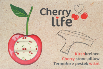 Grafika termoforu menstruacyjnego Cherry Life. Czerwona wiśnia z pestkami i zarys poduszki w kształcie macicy.