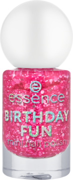essence BIRTHDAY FUN mini nail polish w małej butelce, jasnoróżowy brokatowy lakier, biała zakrętka, widok z przodu.
