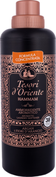 Koncentrat Tesori d'Oriente Hammam, argan i kwiat pomarańczy. Czarna butelka z miedzianymi zdobieniami, widok z przodu.