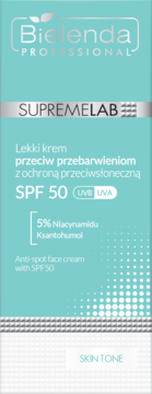 Krem Bielenda Supremelab przeciw przebarwieniom z SPF 50 i Niacynamidem, turkusowe opakowanie, widok z przodu.
