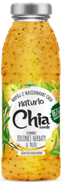 Napój Naturio Chia seeds zielona herbata i yuzu, bez cukru. Przezroczysta butelka z żółtym płynem, widoczne nasiona chia.