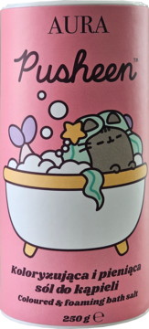 Różowa sól do kąpieli Aura Pusheen z kotem-syrenką w wannie na opakowaniu, widok z przodu, 250g.