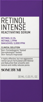 Fioletowa butelka serum Some By Mi Retinol Intense z retinolem i bakuchiolem, biała etykieta, widok z przodu.