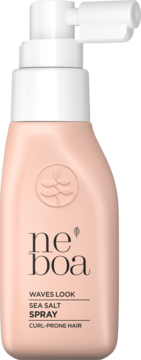 ne'boa SEA SALT SPRAY do fal, brzoskwiniowa butelka z białym atomizerem, widok z przodu, logo fal.
