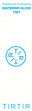 Etykieta TIRTIR Waterism Glow Tint: tekst 'Hydrating & Glowlasting', logo, na białym tle z żółtymi kropkami.