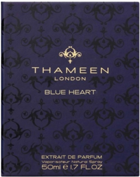 Granatowe pudełko Thameen Blue Heart Extrait de Parfum unisex, 50ml, ze złotymi napisami i deseniem, widok z przodu.