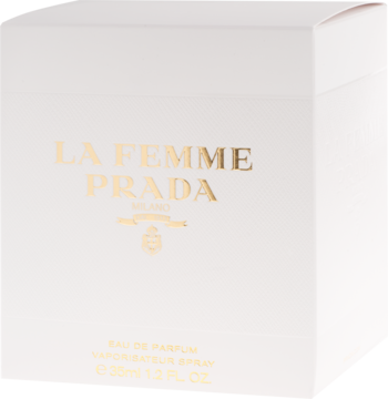 Białe opakowanie damskiej wody perfumowanej Prada La Femme ze złotymi napisami, ujęcie z przodu pod kątem.