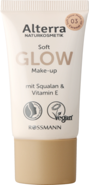 Alterra Soft Glow podkład, odcień 03 Caramel, w tubie. Widok z przodu, formuła ze skwalanem i witaminą E.