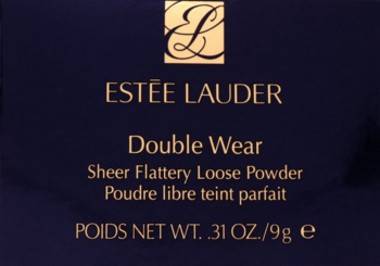 Opakowanie Estée Lauder Double Wear Sheer Flattery Loose Powder. Granatowe ze złotym logo i tekstem, widok z przodu.