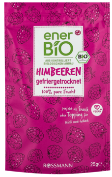 Różowa torebka ener BIO z liofilizowanymi malinami. Biała etykieta z napisem HIMBEEREN, 100% pure Frucht. Widok z przodu.