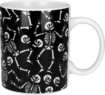 Czarny kubek ceramiczny z białymi, tańczącymi szkieletami i czaszkami, idealny na Halloween, ujęcie boczne.