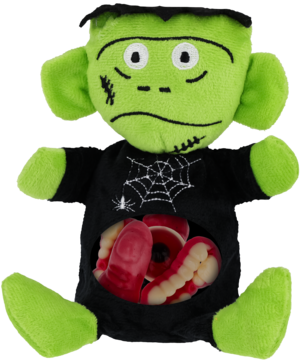 Fluffy Halloween friends: Zielony pluszowy potwór Frankenstein w koszulce z pajęczyną, z gummy cukierkami.