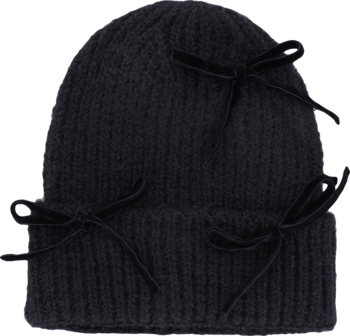 Czarna dzianinowa czapka beanie z prążkowanej dzianiny, ozdobiona czterema małymi aksamitnymi kokardkami.
