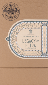 Front beżowego pudełka Penhaligon's Legacy of Petra Eau de Parfum unisex 100ml z ozdobną, jasną etykietą.