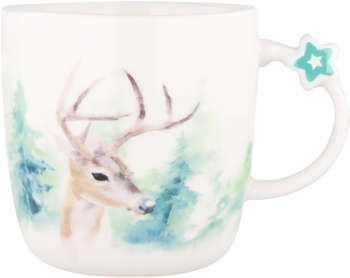Biały ceramiczny kubek z akwarelowym jeleniem i zielonymi drzewami, na uchwycie turkusowa gwiazdka.