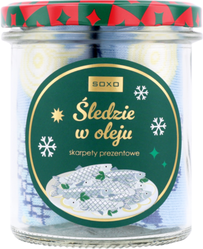 Skarpetki SOXO w słoiku 'Śledzie w oleju', zielona etykieta z rybami, świąteczna czerwono-zielona nakrętka.