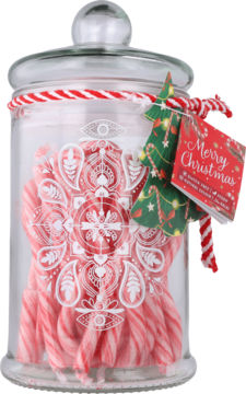 Świąteczne laski cukrowe truskawkowe w szklanym słoiku z biało-czerwonym wzorem i zawieszką 'Merry Christmas'.