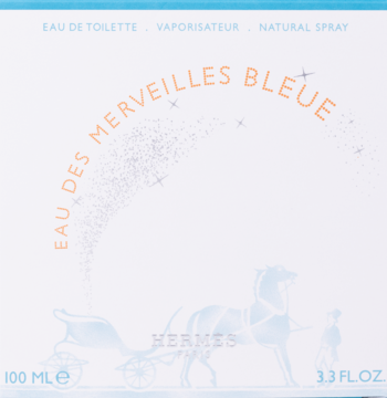 Białe opakowanie Hermès Eau de Merveilles Bleue EDT 100ml. Widok z przodu, niebieski napis, iskrzący blask i konny powóz.