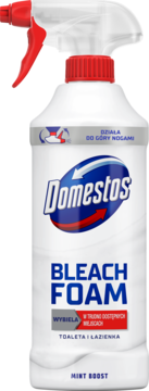 Biała butelka Domestos Bleach Foam Mint Boost, z czerwonym spryskiwaczem, do toalet. Działa do góry nogami.